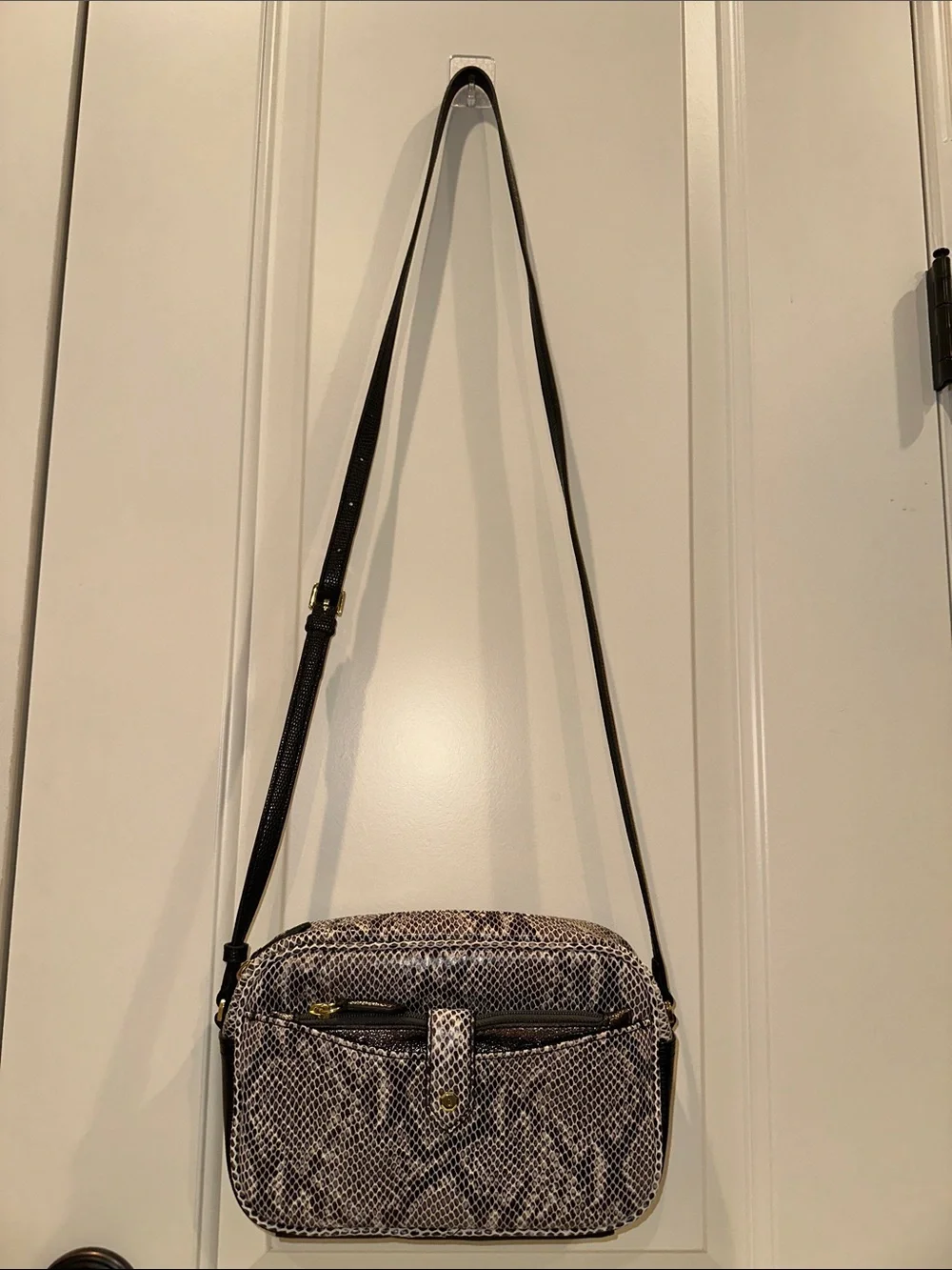 G.I.L.I 100% Leather Greyscale Snake Print Embossed Crossbody Bag, Like New